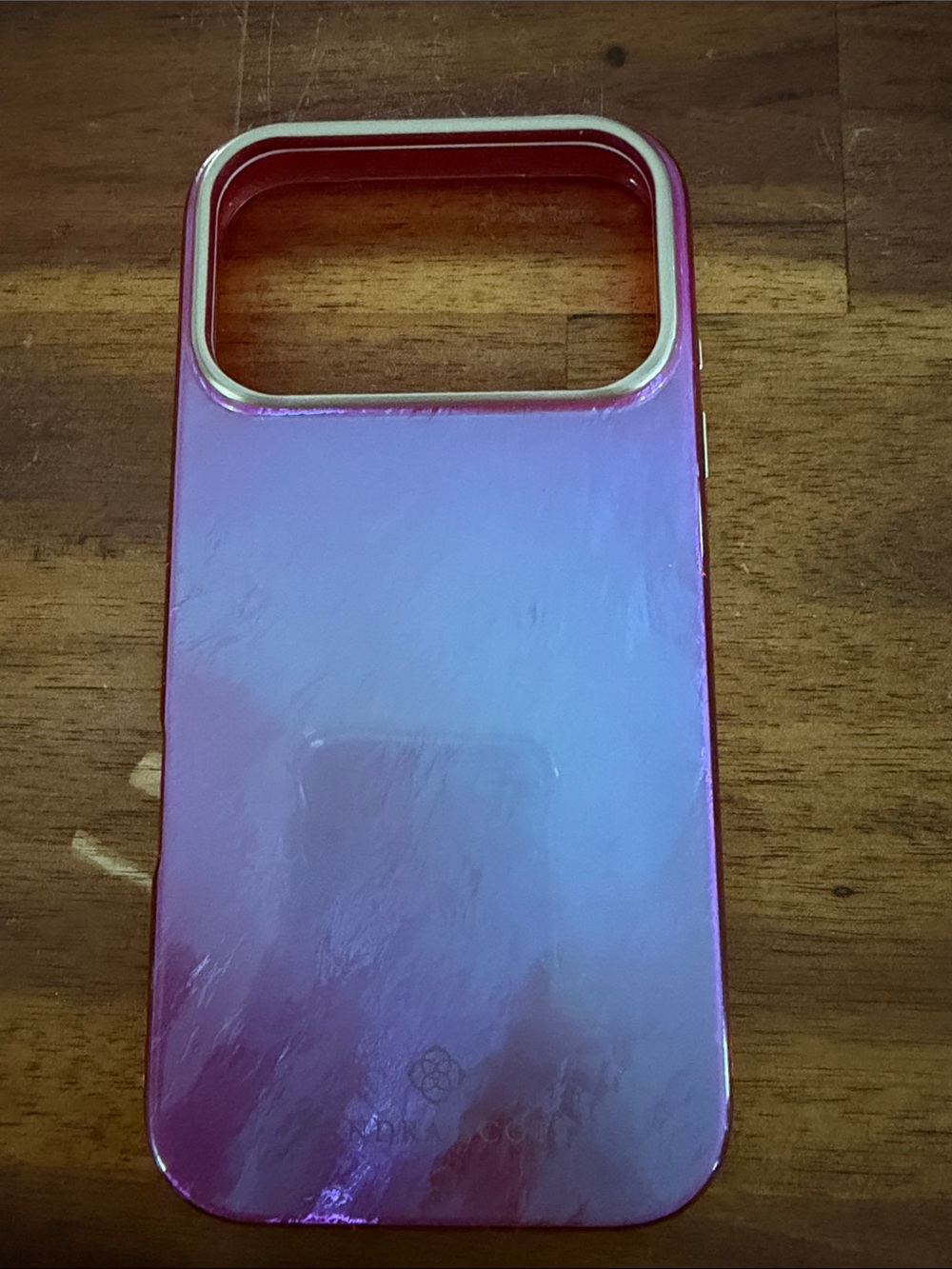 Kendra Scott iPhone 17 pro